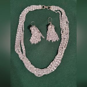 Sarah Coventry vintage necklace and earing set.